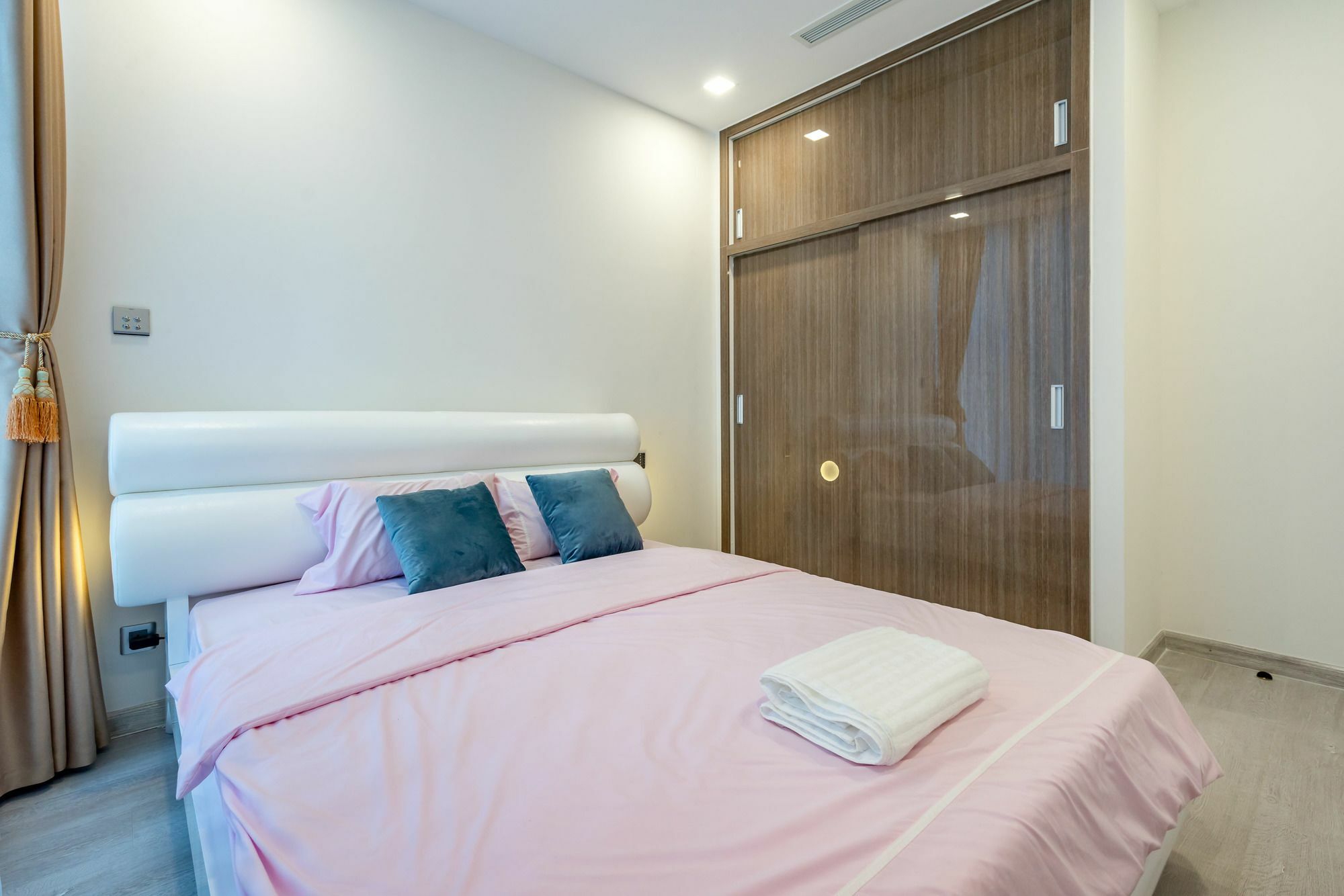 Апартаменты Urban House Premium Хошимин Экстерьер фото